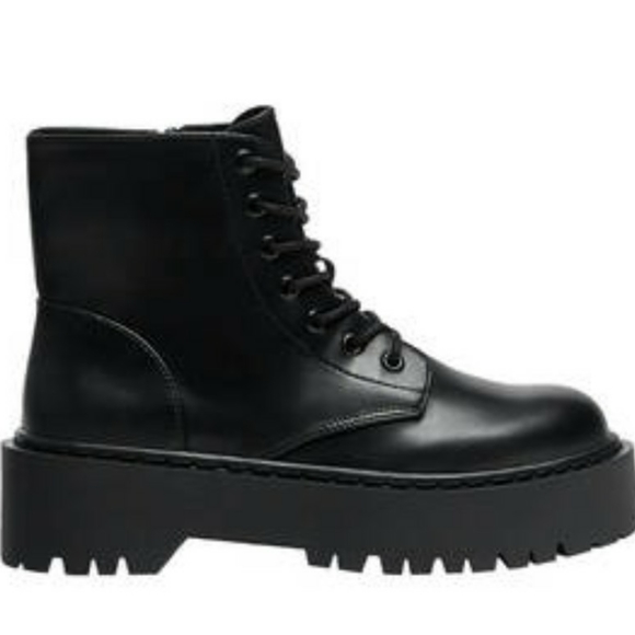 Pull and Bear Block heel lace up ankle boots - Picture 1 of 8
